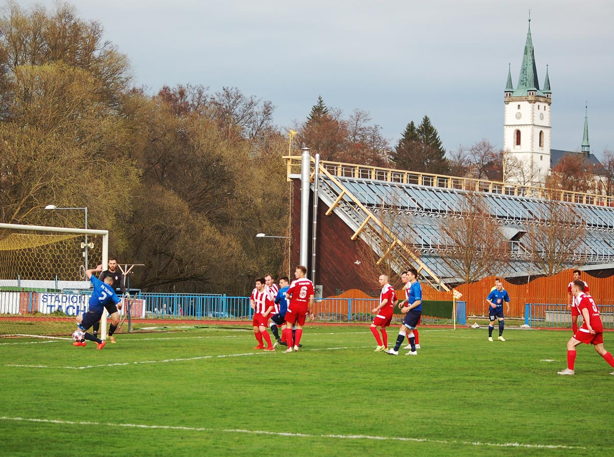 Smolařem utkání byl náš obránce Dan Bulaiev. Nejprve takto nedorazil do prázdné branky přihrávku Lukáše Hudce, o chvíli později se vážně zranil... Image