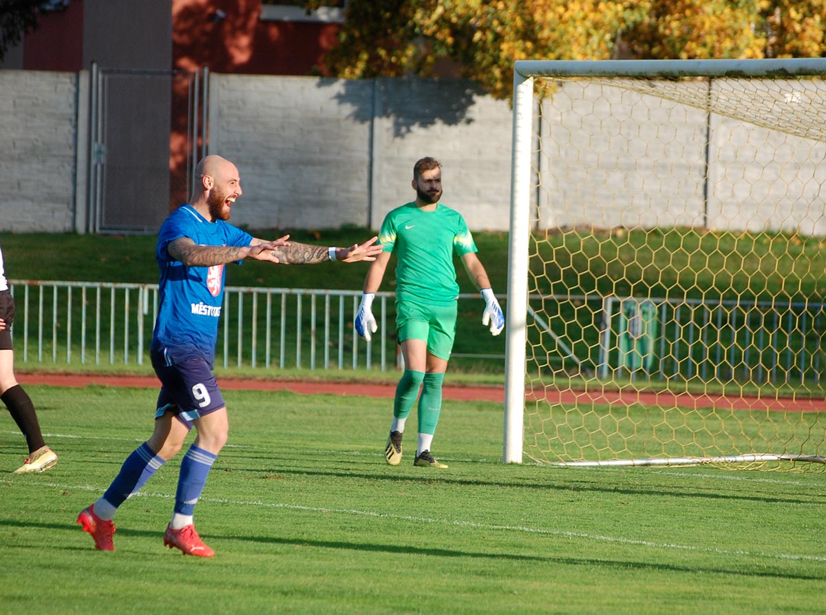 Guiseppe Lanfranchi dal před několika okamžiky první branku zápasu, vedeme 1:0!!! Image