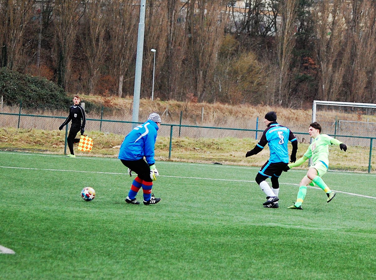 Vojtěch Mráz právě dává úvodní branku, vedeme 1:0. Image