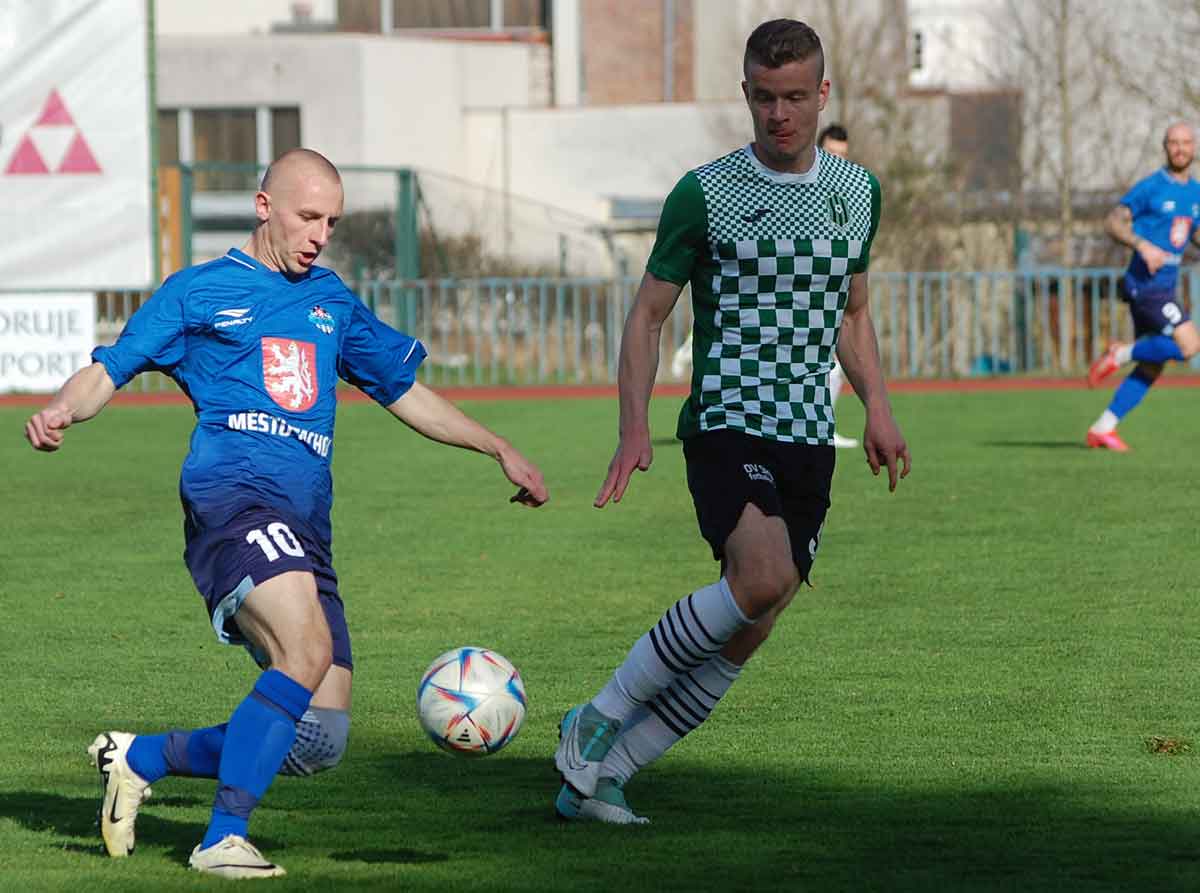 Solidní výkon podal Pavel Kořínek, který několikrát zamotal hlavy obráncům soupeře. Image